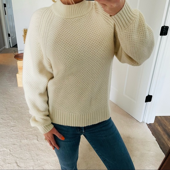 Everlane Sweaters - Everlane Recycled Cashmere Sweater Sz XXS House of Colour (HOC) Spring Cream